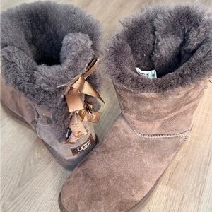 UGG Women's Tan Shearling Boots